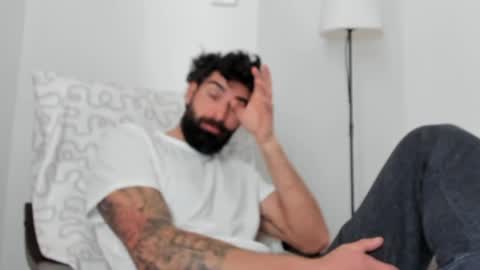 cuteeboy online show from March 25, 8:21 am