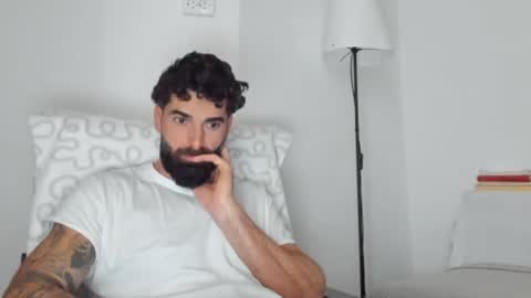 cuteeboy online show from February 8, 10:19 am