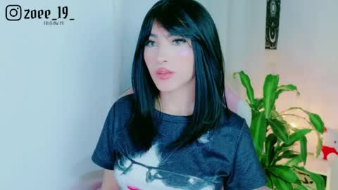 Zoe  online show from June 1, 3:41 am
