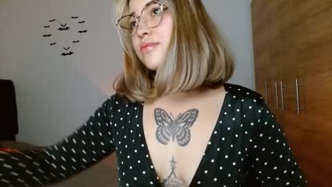 isabella online show from January 14, 5:54 pm