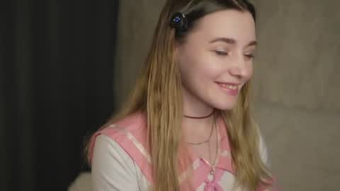 Mary online show from June 12, 7:13 pm