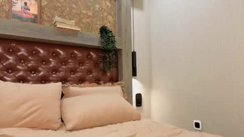 Kim online show from December 1, 6:17 pm