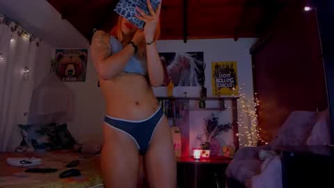 cuteweed420 online show from February 19, 6:22 am