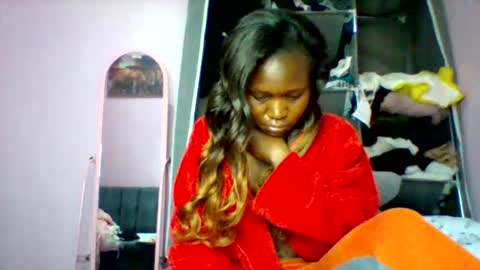 Snapshot of cutezola chatting on October 24, 2:56 am cutezola online show from October 24, 2:56 am