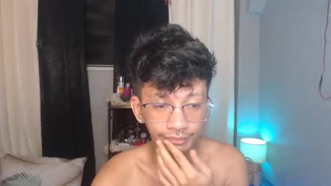 Snapshot of cutie_mico chatting on October 24, 5:57 pm cutie_mico online show from October 24, 5:57 pm