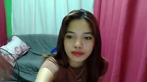 cutiepinay_chesca online show from February 20, 11:32 pm