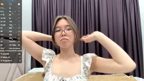 Akemi online show from October 14, 9:34 am