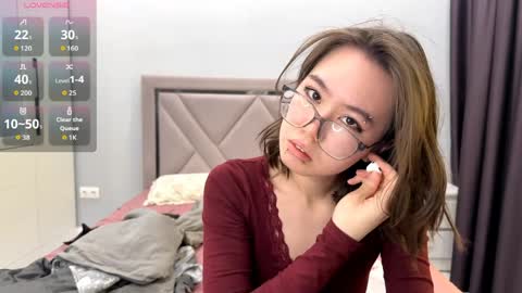 Akemi online show from April 15, 8:17 am