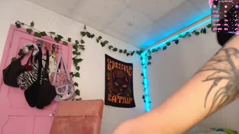 Camila online show from February 5, 4:58 pm