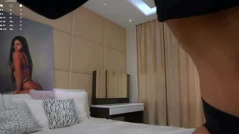 Isabella online show from April 6, 1:36 am