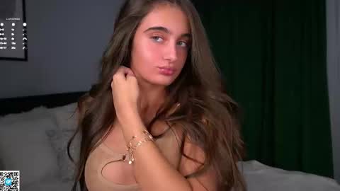 Isabella online show from November 25, 1:04 am