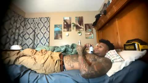sexy tatted king bbc online show from July 12, 11:08 pm