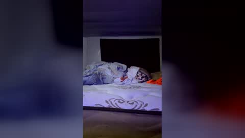 Daddyshytbyrd online show from January 13, 1:35 am