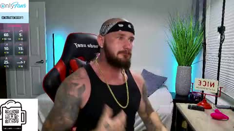 Snapshot of daddyxxluna chatting on September 15, 1:18 am ConstructionDaddy and Lady Luna online show from September 15, 1:18 am