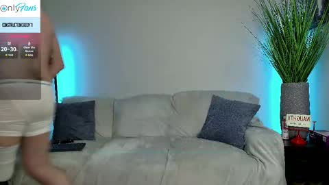 Snapshot of daddyxxluna chatting on October 6, 4:30 am ConstructionDaddy and Lady Luna online show from October 6, 4:30 am