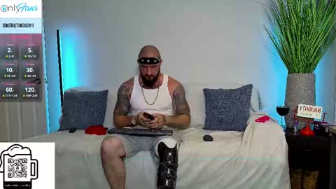 Snapshot of daddyxxluna chatting on September 23, 2:49 am ConstructionDaddy and Lady Luna online show from September 23, 2:49 am