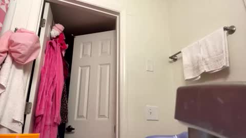 DadeesQTPie online show from January 8, 6:30 am