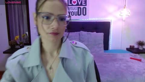 dafne_xx_ online show from October 22, 1:57 pm