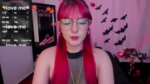 Snapshot of dafnemoon_1 chatting on October 22, 6:27 am Dafne Moon online show from October 22, 6:27 am
