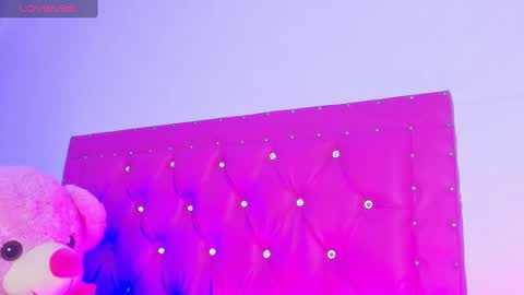 Snapshot of dahiangomezz chatting on January 2, 5:18 pm    online show from January 2, 5:18 pm