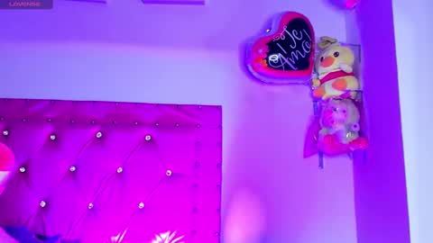 Snapshot of dahiangomezz chatting on March 11, 9:45 am    online show from March 11, 9:45 am