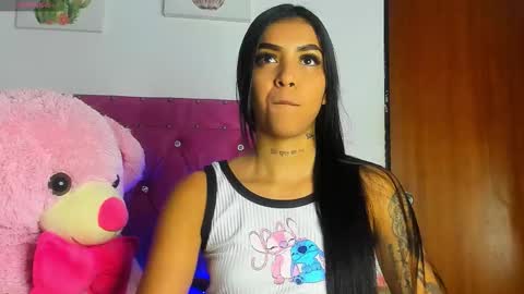 Snapshot of dahiangomezz chatting on October 3, 8:33 am    online show from October 3, 8:33 am