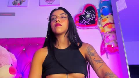 Snapshot of dahiangomezz chatting on February 6, 9:32 am    online show from February 6, 9:32 am