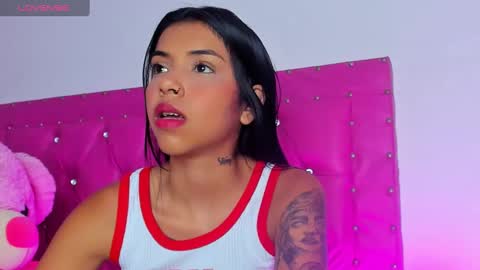 Snapshot of dahiangomezz chatting on January 7, 6:03 pm    online show from January 7, 6:03 pm