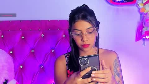 Snapshot of dahiangomezz chatting on February 11, 7:44 am    online show from February 11, 7:44 am