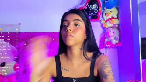 Snapshot of dahiangomezz chatting on February 19, 11:49 am    online show from February 19, 11:49 am