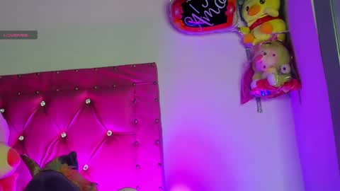 Snapshot of dahiangomezz chatting on February 14, 8:10 am    online show from February 14, 8:10 am