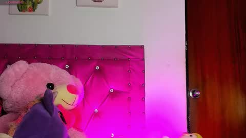 Snapshot of dahiangomezz chatting on September 11, 8:04 am    online show from September 11, 8:04 am