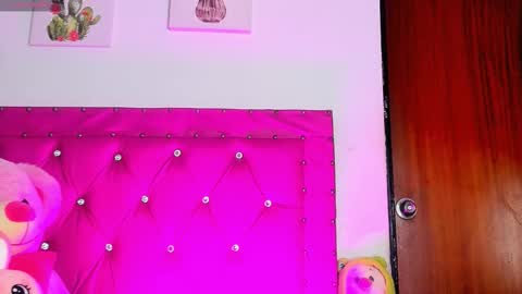 Snapshot of dahiangomezz chatting on October 9, 7:58 am    online show from October 9, 7:58 am