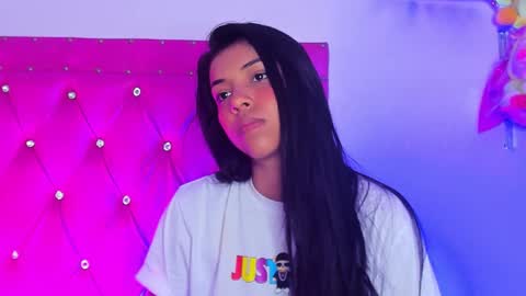 Snapshot of dahiangomezz chatting on January 20, 8:50 pm    online show from January 20, 8:50 pm