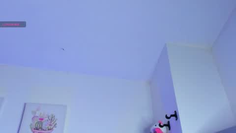 Snapshot of dahiangomezz chatting on February 26, 2:05 pm    online show from February 26, 2:05 pm