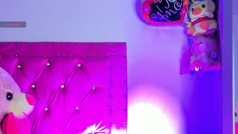 Snapshot of dahiangomezz chatting on February 27, 8:24 am    online show from February 27, 8:24 am