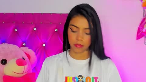 Snapshot of dahiangomezz chatting on January 21, 8:52 am    online show from January 21, 8:52 am