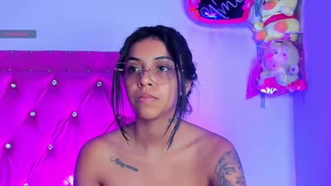 Snapshot of dahiangomezz chatting on February 12, 7:02 pm    online show from February 12, 7:02 pm