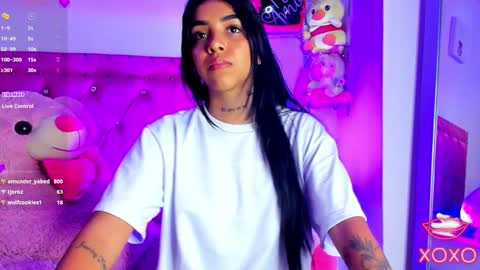 Snapshot of dahiangomezz chatting on March 9, 5:49 pm    online show from March 9, 5:49 pm