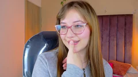 Dahlia online show from April 10, 5:57 am