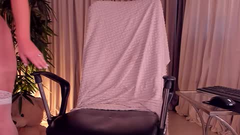 Deea  online show from October 23, 9:33 am