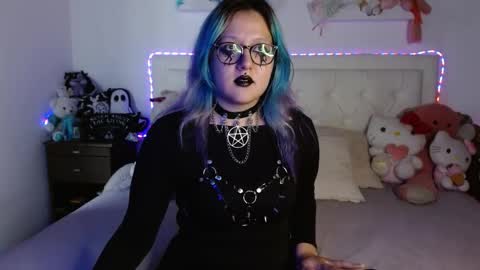    online show from November 30, 5:20 pm