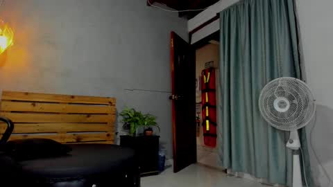 daiisy_kiss online show from October 7, 2:40 am