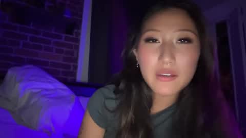 Daisy Kim online show from February 9, 5:19 am