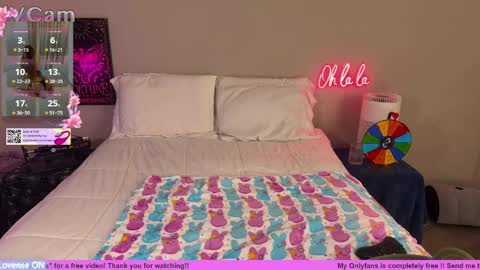 daisymystique online show from April 27, 1:58 am