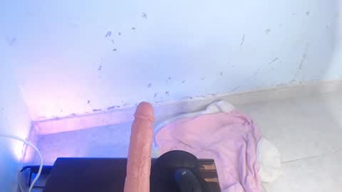 Snapshot of dakkotta_curvy chatting on October 19, 9:03 am VALENTINA  online show from October 19, 9:03 am