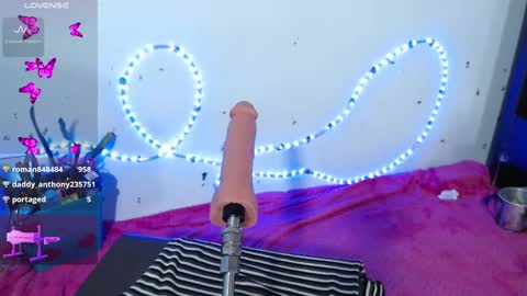 Snapshot of dakkotta_curvy chatting on February 25, 8:25 am VALENTINA  online show from February 25, 8:25 am