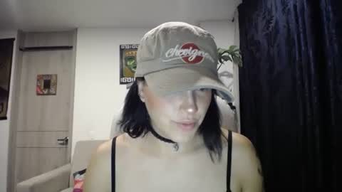 IG  dakotasofiaa online show from January 14, 3:11 am