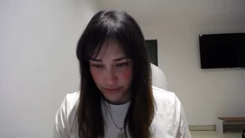 IG  dakotasofiaa online show from May 19, 12:39 am