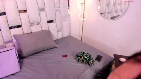 dakota_jhons1 online show from April 12, 5:22 am